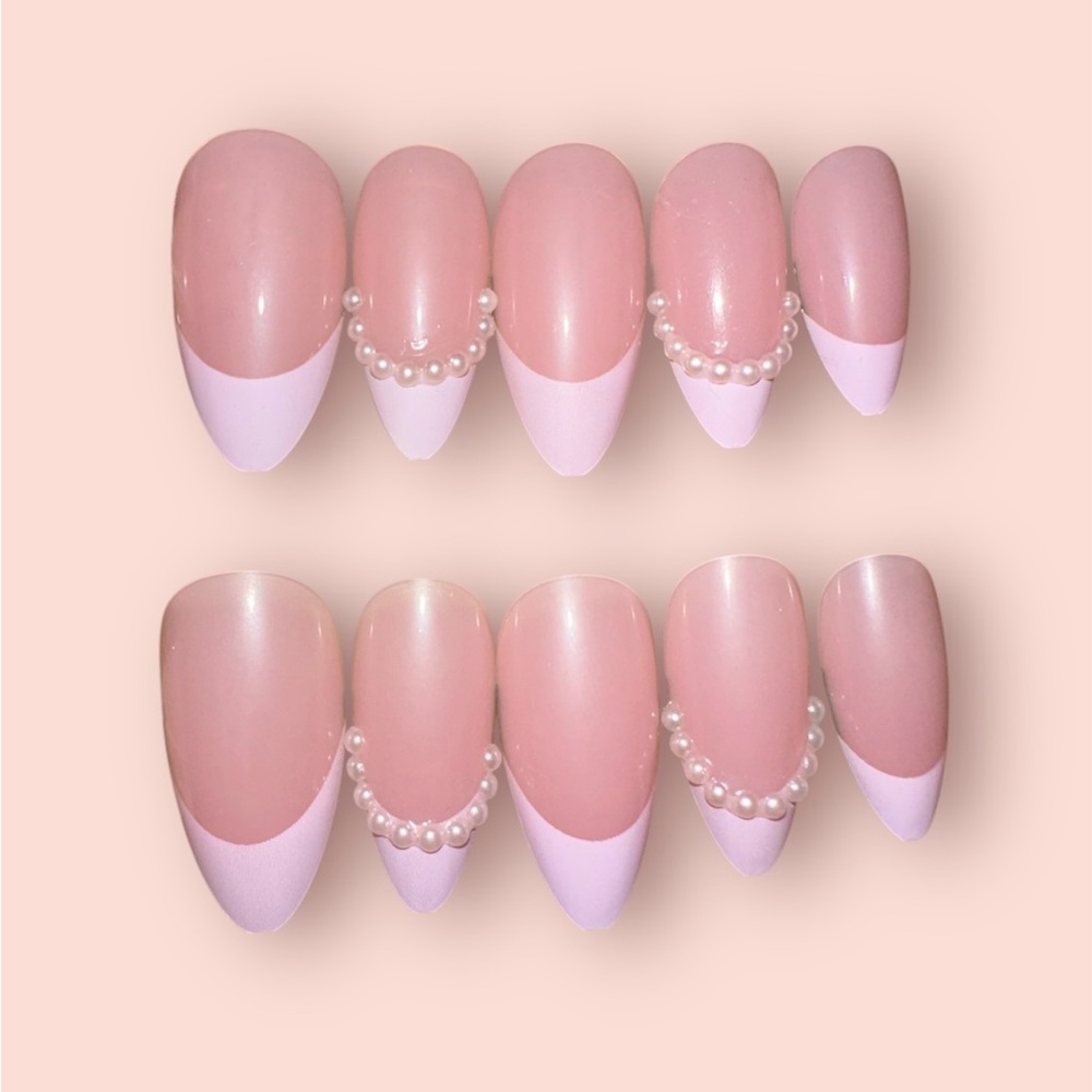 Pretty in Pink 💅 Elegant Press-On Nails (24 Nails)